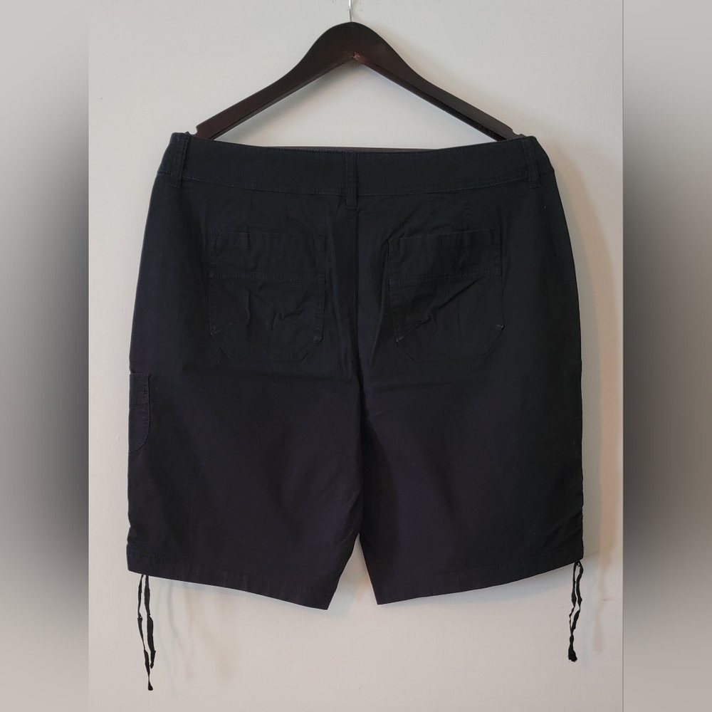 Shorts - Picture 4 of 7